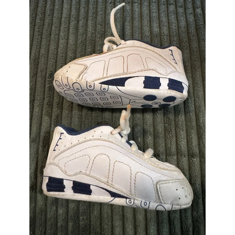 Nike Baby Toddler Shoes‎ White and Navy Blue Sneakers Size 3C